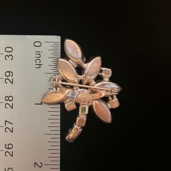 Rhinestone Brooch Kramer of New York VTG Signed Lapel Pin Floral Leaf EUC - Picture 7 of 7
